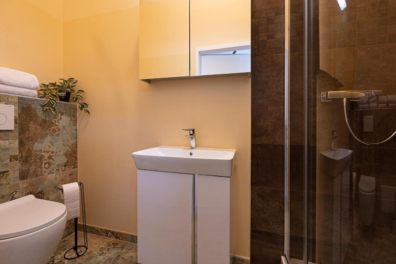Fabric Apartments Dettingen an der Erms Екстериор снимка